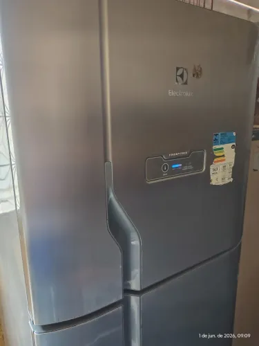 Vendo geladeira Eletrolux 371 litros
