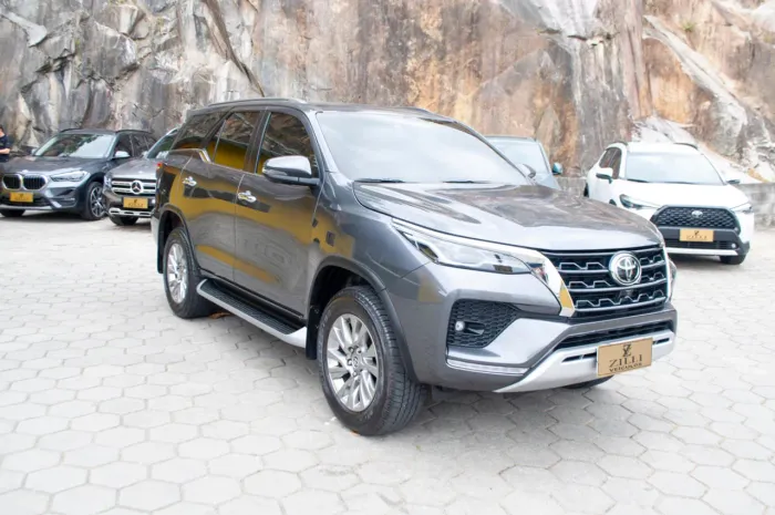 Toyota Hilux SW4 SRX 4X4 2.8 TDI 16V Dies. Aut. 2023