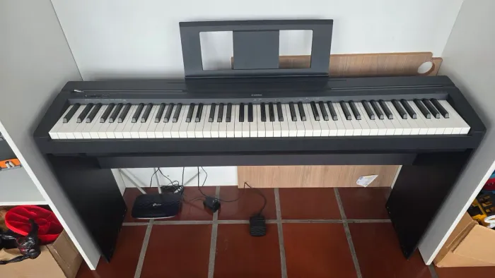 Piano digital Yamaha P-45
