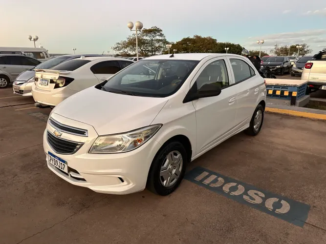 Chevrolet Onix Hatch LT 1.0 8V Flex Power Mec. 4P 2016