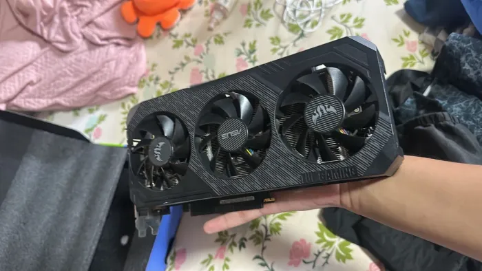 GTX 1660 super asus tuf triplo fan