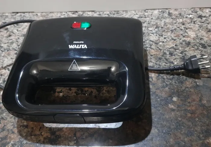 Sanduicheira Walita.