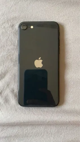 Tenho um iPhone SE 64GB em perfeito estado,.