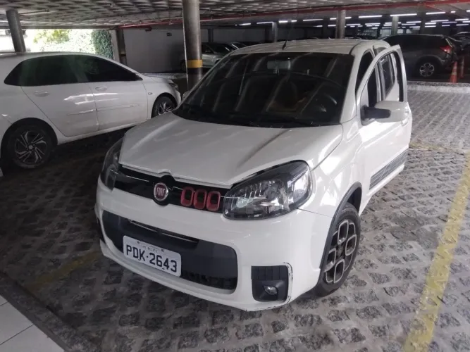 Fiat Uno Sporting 1.4 EVO Fire Flex 8V 4P 2015