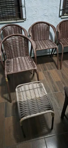 Conjunto de cadeira em ferro revestido em fibras