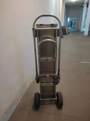 Carrinho de carga 2x1 junior em alumínio com deck. Capacidade de carga 450kg