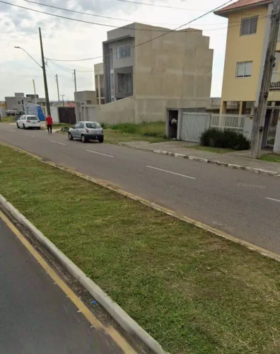TERRENO EM PINHAIS