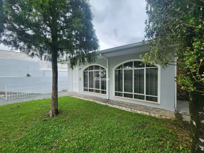 Casa espaçosa no Guabirotuba - Ideal para sua empresa