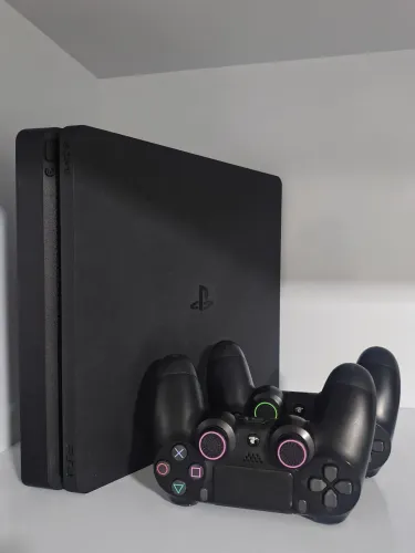 Playstation 4 slim