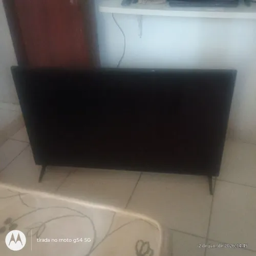 Televisão com  defeito para aproveitar peças 