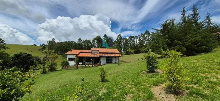 CHÁCARA NA SERRA COM CLIMA DE MONTANHA PRÓXIMO Á CUNHA-SP