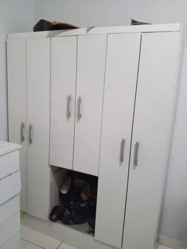 Guarda roupa branco 6 portas usado