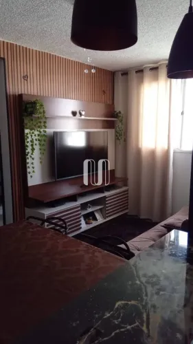 Vende-se apartamento no condomínio Mar de Gales semi-mobiliado.