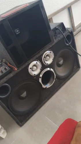 Vendo som automotivo 
