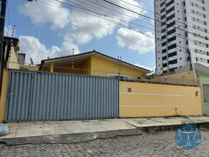 CASA À VENDA EM LAGOA NOVA