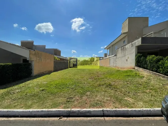 Terreno Plano de 400 m² à Venda no Condomínio Recanto do Lago  São José do Rio Preto