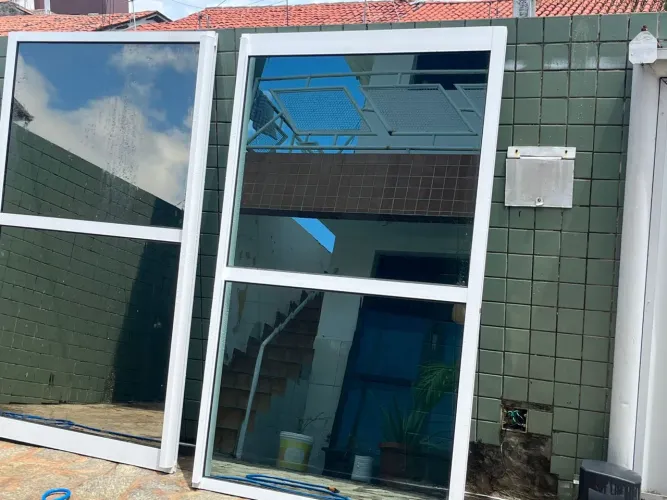 Porta de correr 02 folhas linha suprema Branca 