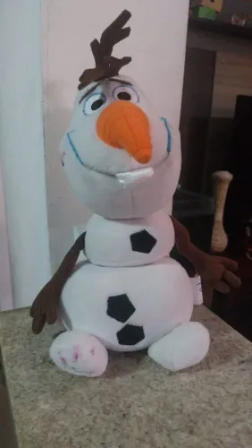 Pelúcia Olaf solta partes