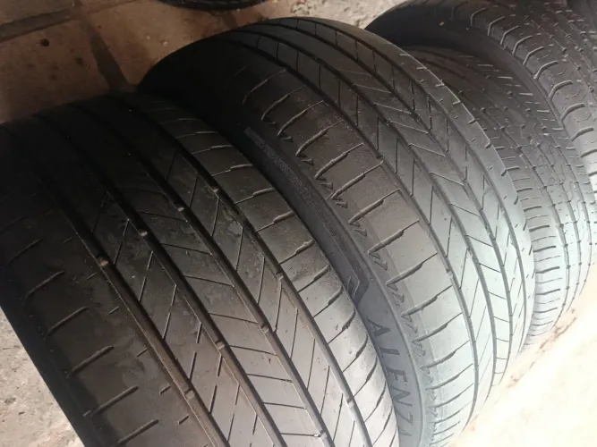 Pneus 225/50-18 Brigestone (2 unidades)