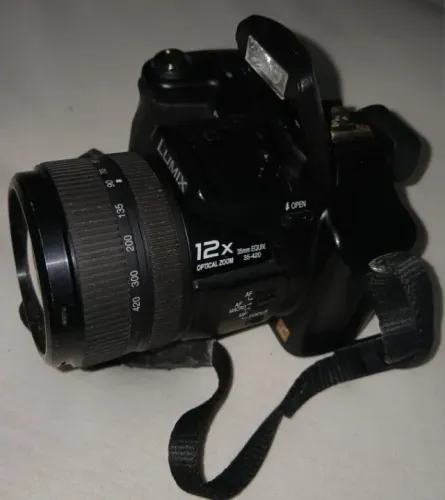 Câmera Panasonic Lumix DMC-FZ50