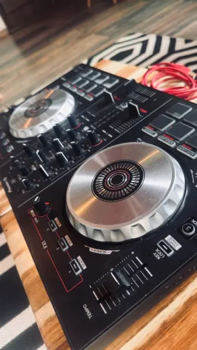 CONTROLADORA SEMI NOVA DDJ-SB2