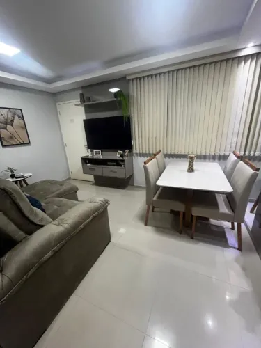 Sofa e Mesa de Jantar