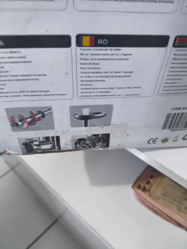 Máquina de moer carne e fazer linguiças etc