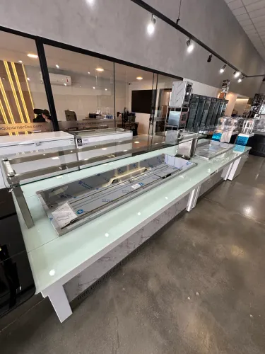 Buffet completo branco quente 2 metros e o frio 1.75M e módulo porta talher - Gelopar 