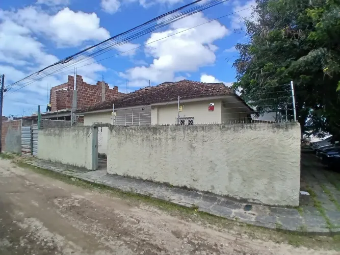 Imóvel para aluguel possui 107 metros quadrados com 4 quartos em Cordeiro - Recife - PE
