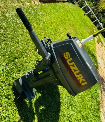 Motor de Popa 15HP Suzuki 97