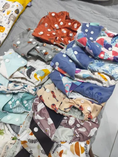 23 Fraldas ecológicas + 39 absorventes + 2 bolsas de armazenamento