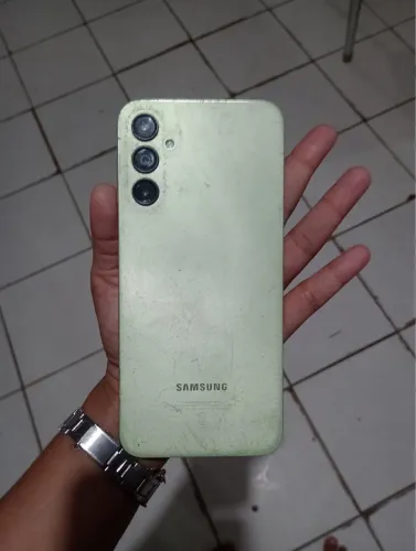 Samsung 14 5G 128GB e 4 de RAM Tela 6.6