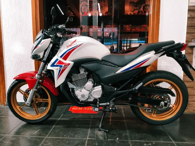 HONDA CB 300 R 2015 IMPECÁVEL