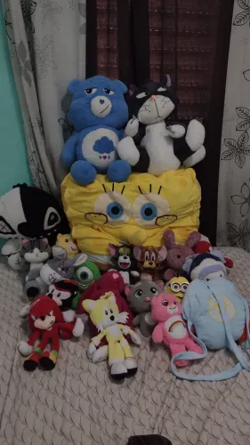 20 pelúcias, entre 20cm a 100