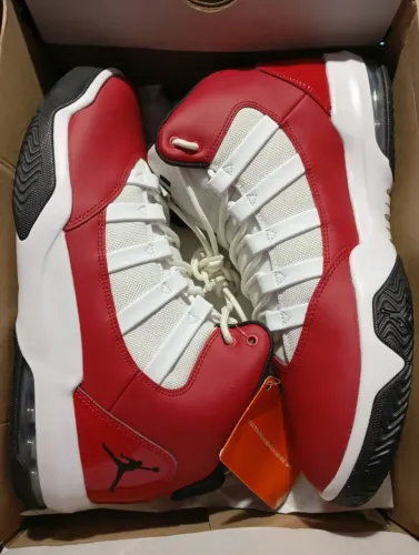 Air Jordan Max Aura Branco e vermelho Original tamanho 43/11US