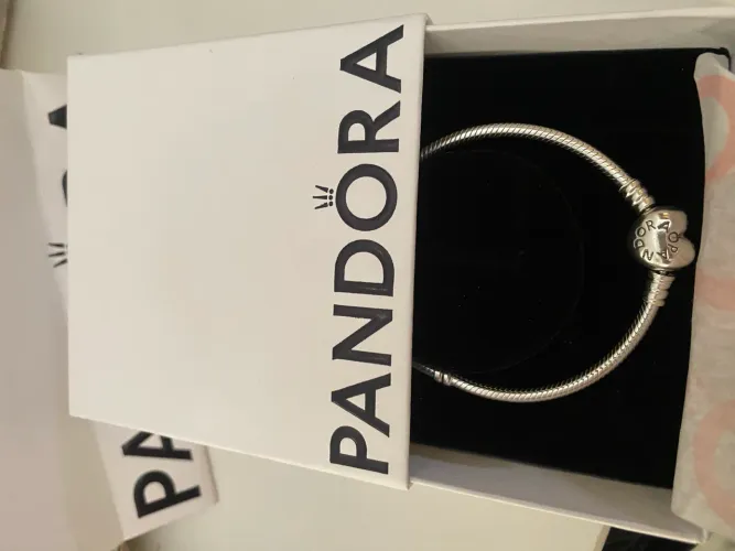 Pulseira Pandora nova