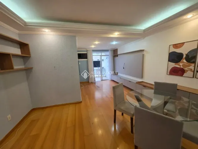 Apartamento para venda tem 86 metros quadrados com 3 quartos em Centro - Florianópolis - S