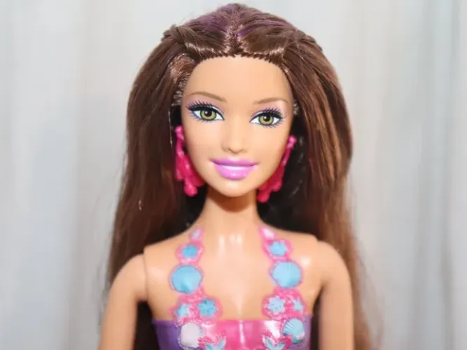 Boneca Barbie Xylie Sereia roxa Vida de Sereia 1