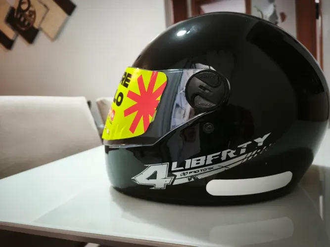 Capacete liberty