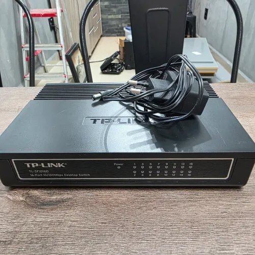 Switch TP-Link 10/100 mb - 16 portas - semi novo