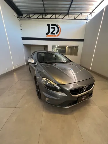 Volvo V40 T-5 R-design 2.0 Aut. 2015