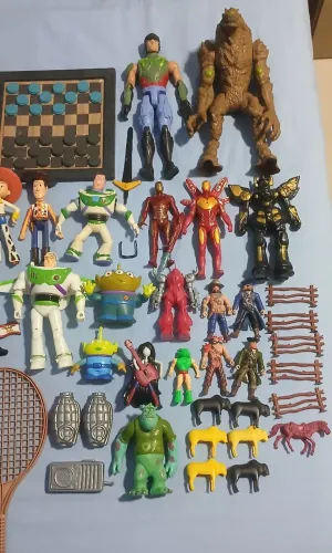 Lote de brinquedos diversos. Leia a descrição!