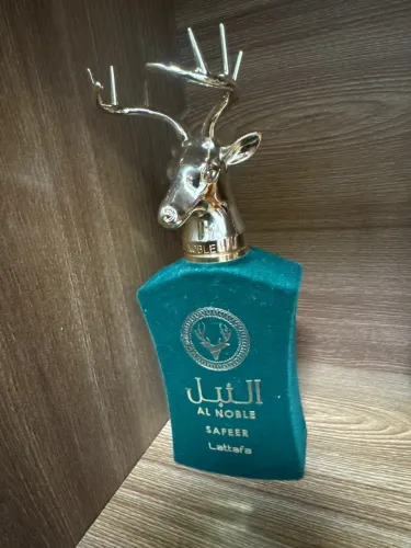 Perfume al Noble saffer lattafa