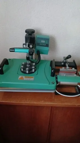 Vende-se máquina de personalização de camiseta, boné e prato