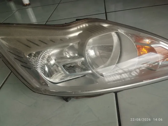 Farol Focus Sedan 2013 Lado Direito