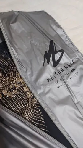 Vestido de festa preto com bordado