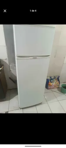 GELADEIRA DAKO USADA