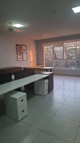 Sala mobiliada no Alpha Square para locação R$3.000,00