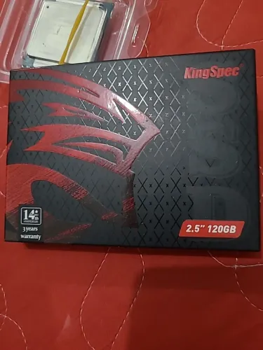 SSD KingSpec 2,5" de 120 GB.