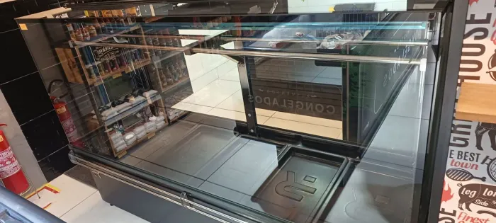 Balcao frigorífico moderno refrimate 2mt, pouco usado.